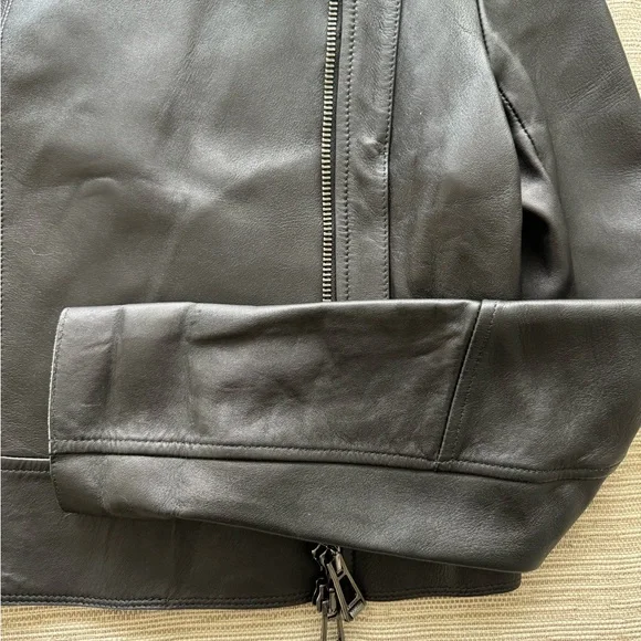 Leather jacket - Picture 11 of 16